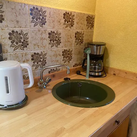 Πανσιόν Double Apple Blossom